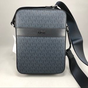 michael kors man purse